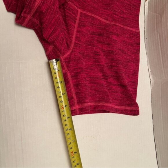 Lululemon  * Groove Short  (Roll Down Regular) - Diamond Jacquard Berry Rumble - Picture 7 of 12